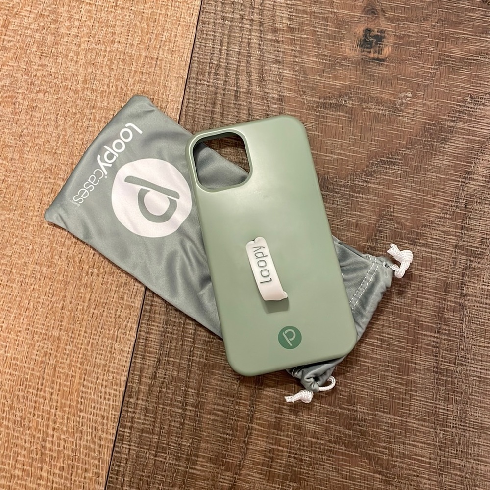 Loopy Case iPhone 12 - Sage with white loop